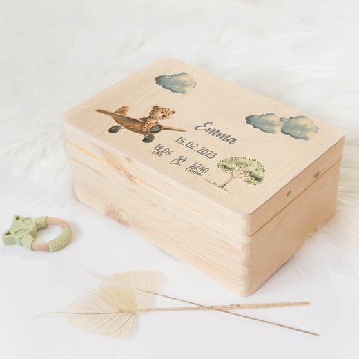 Erinnerungskiste Baby Tiermotiv Leopard im Flieger - Geschenkfreude