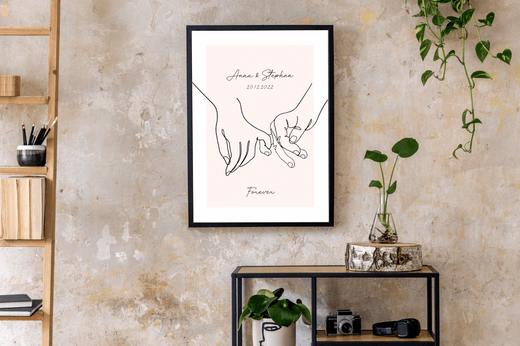 Ewig vereint: Personalisiertes Pärchen Poster Hand in Hand - Geschenkfreude