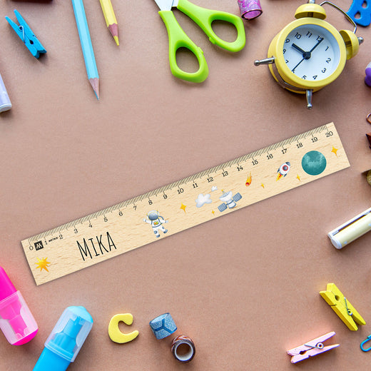 Lineal Personalisiert mit Namen und Astronauten Motiv - 20 cm - Geschenkfreude