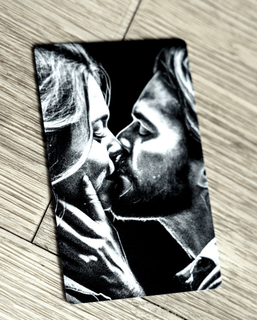 Metallkarte mit Fotogravur | Fotogeschenke für den Partner - Geschenkfreude