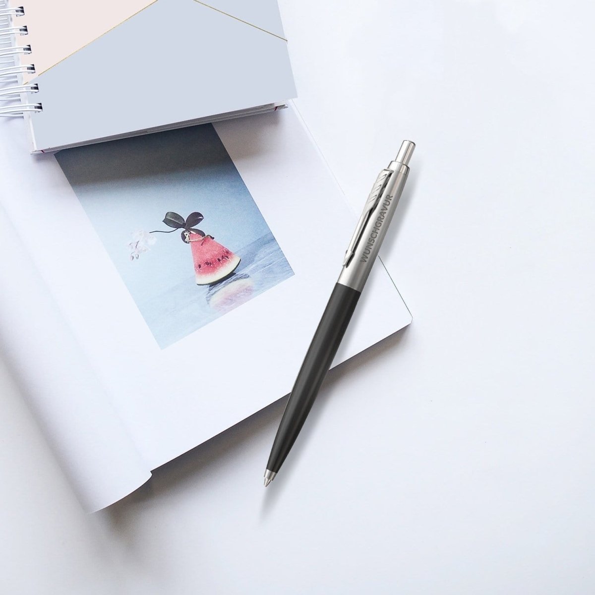Lade das Bild in den Galerie-Viewer, Parker Jotter Kugelschreiber mit Gravur | Schwarz  - Parker