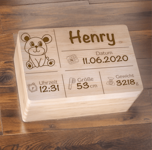 Personalisierte Erinnerungsbox Baby aus Holz - Motiv Geburt - Geschenkfreude