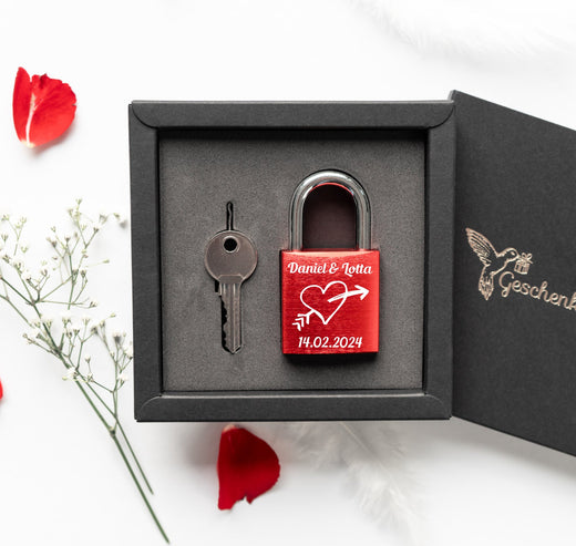 Rotes Schloss mit Namensgravur - Geschenkfreude