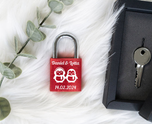 Rotes Schloss mit Namensgravur - Geschenkfreude