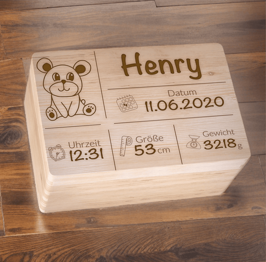 Personalisierte Erinnerungsbox Baby aus Holz - Motiv Geburt  - Geschenkfreude